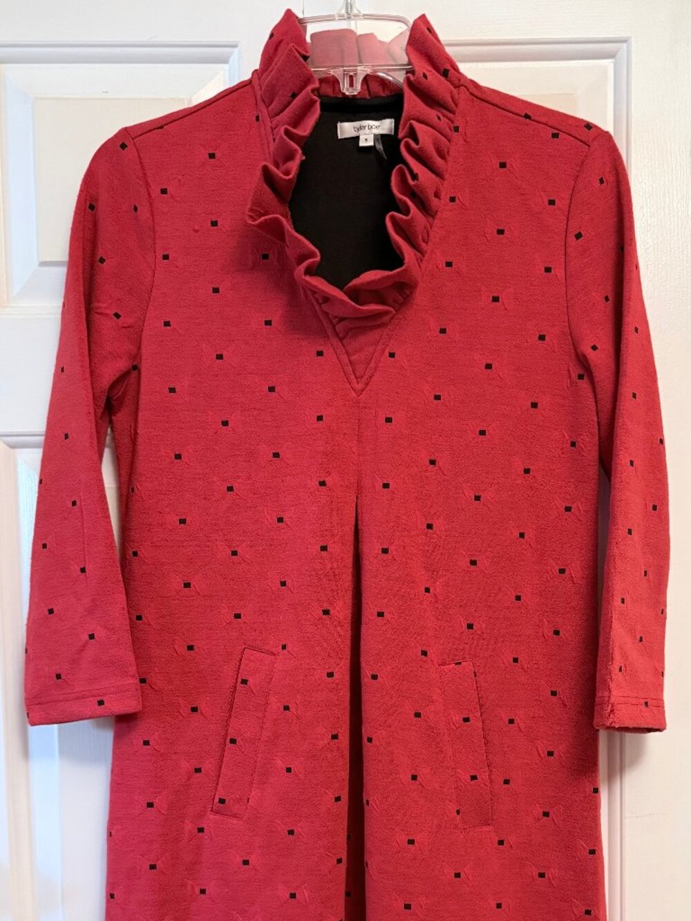 Tyler Boe Long Sleeve Ruffle Neck Red Black Dress Small
